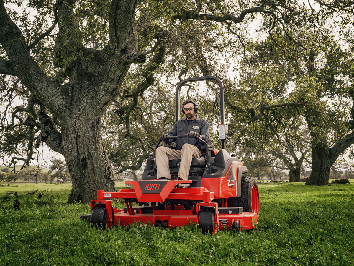 KIOTI Diesel ZXD Zero Turn Mower 72in with 7 Gauge steel deck