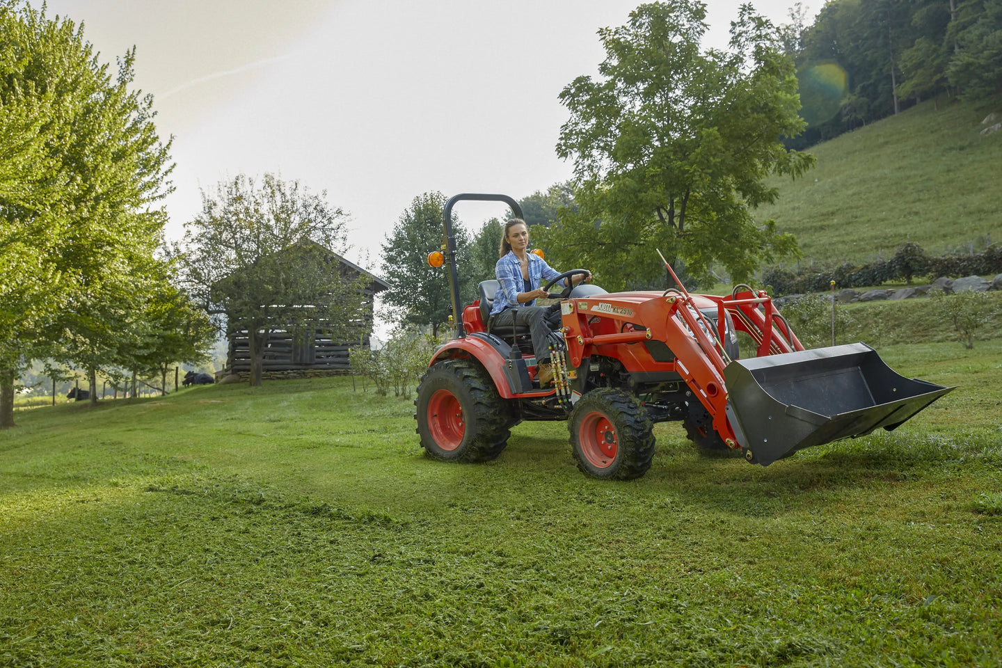 Compact Tractor R14 KIOTI CX2510 HST ROPS Tractor with R14 Tires